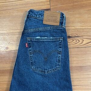 Levi’s Premium Denim Ribcage Straight Ankle jeans 28x 26